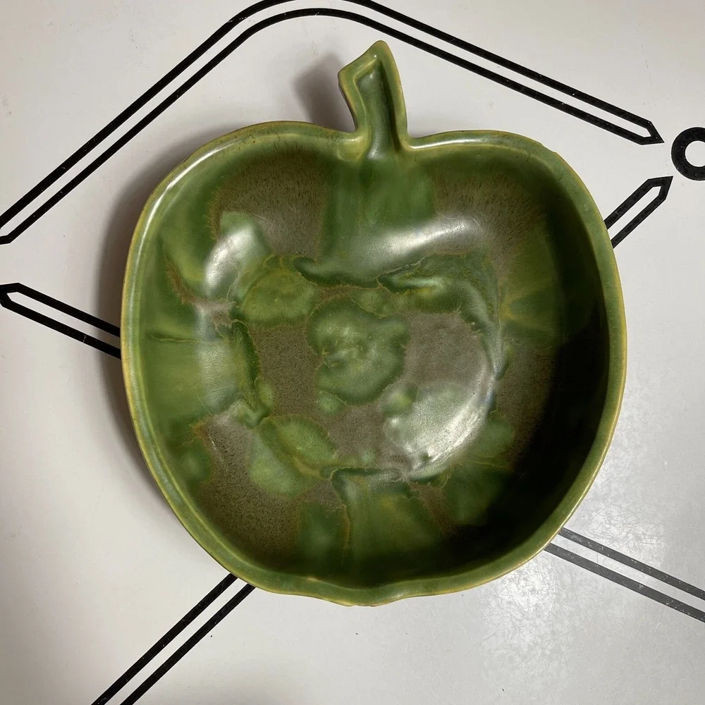 VTG Dryden Pottery Apple Bowl 9